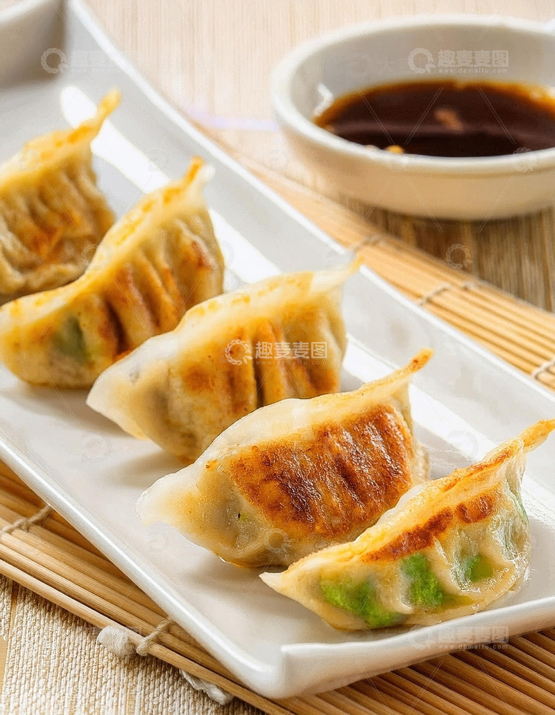 高清大图下载【趣麦麦图】金黄酥脆：煎饺的美味艺术10