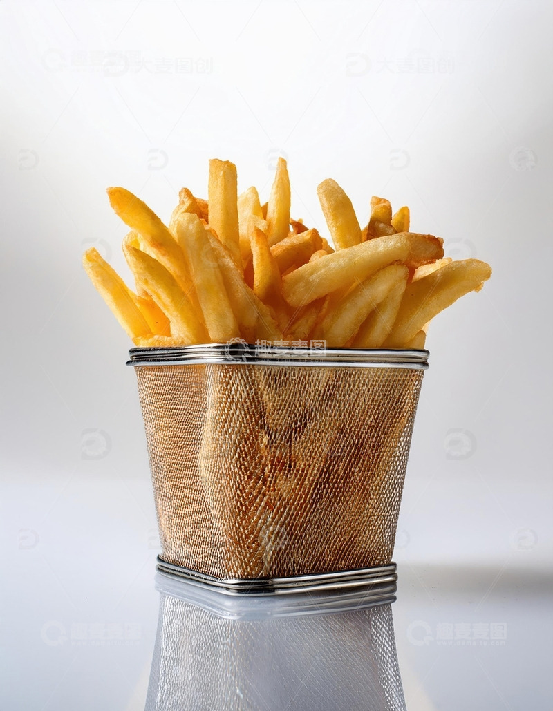 高清大图下载【趣麦麦图】薯条与金属篮的简约美5