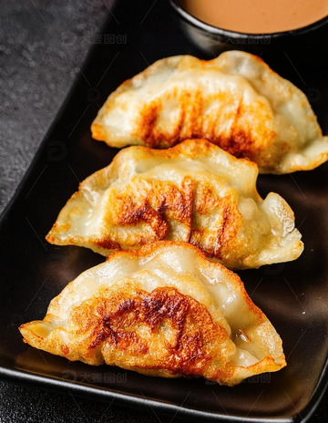 简单而美味：煎至金黄的饺子12