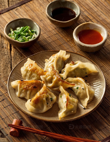 金黄酥脆：煎饺的美味艺术20