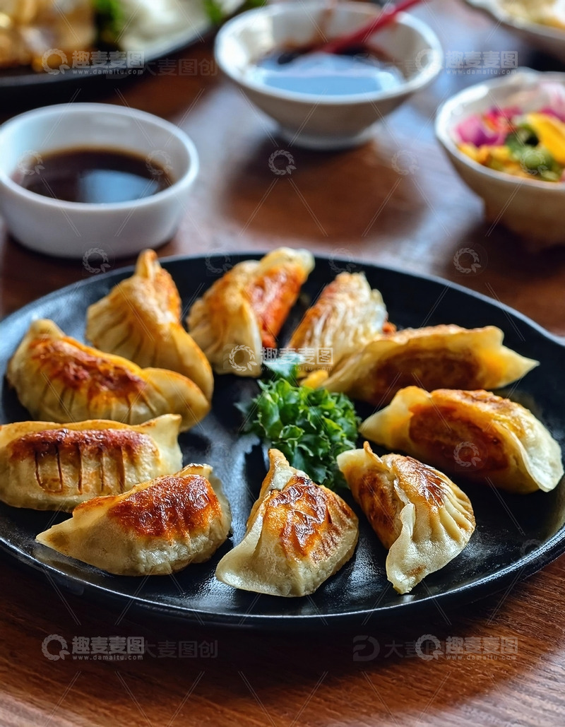 高清大图下载【趣麦麦图】传统美食：香煎饺子的诱人时刻24