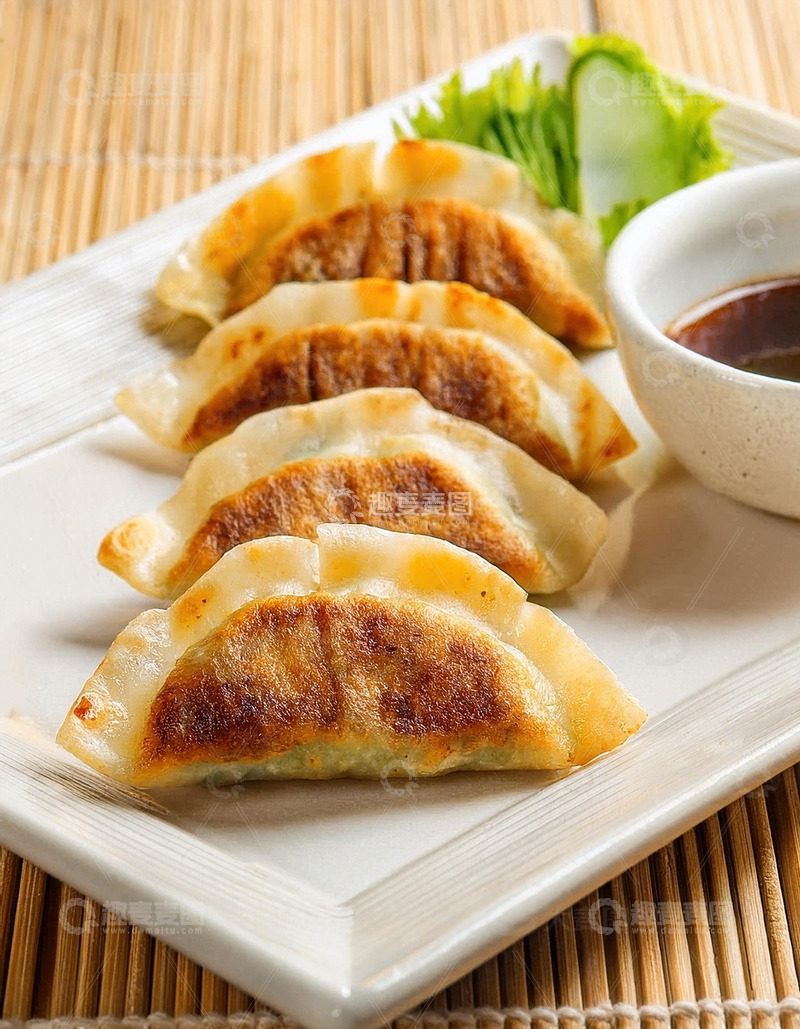 高清大图下载【趣麦麦图】金黄酥脆：煎饺的美味艺术11