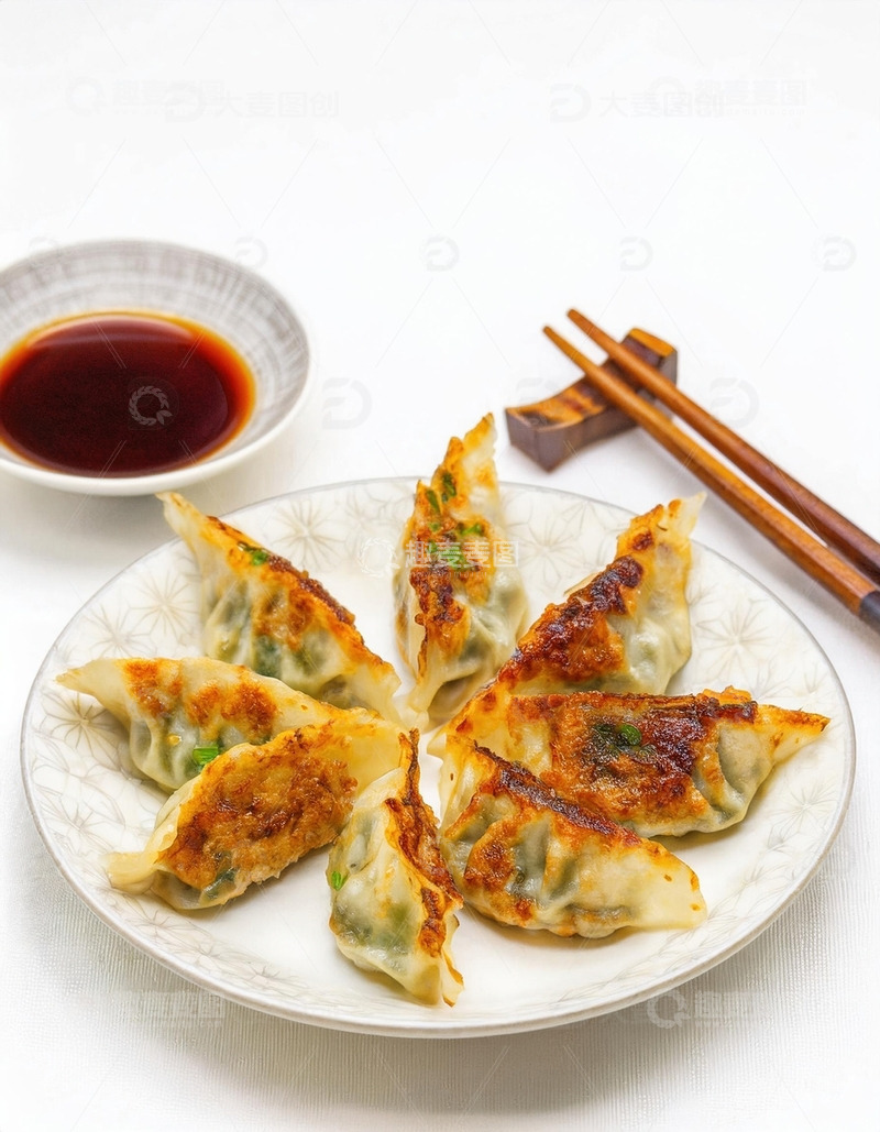 高清大图下载【趣麦麦图】简单而美味：煎至金黄的饺子30