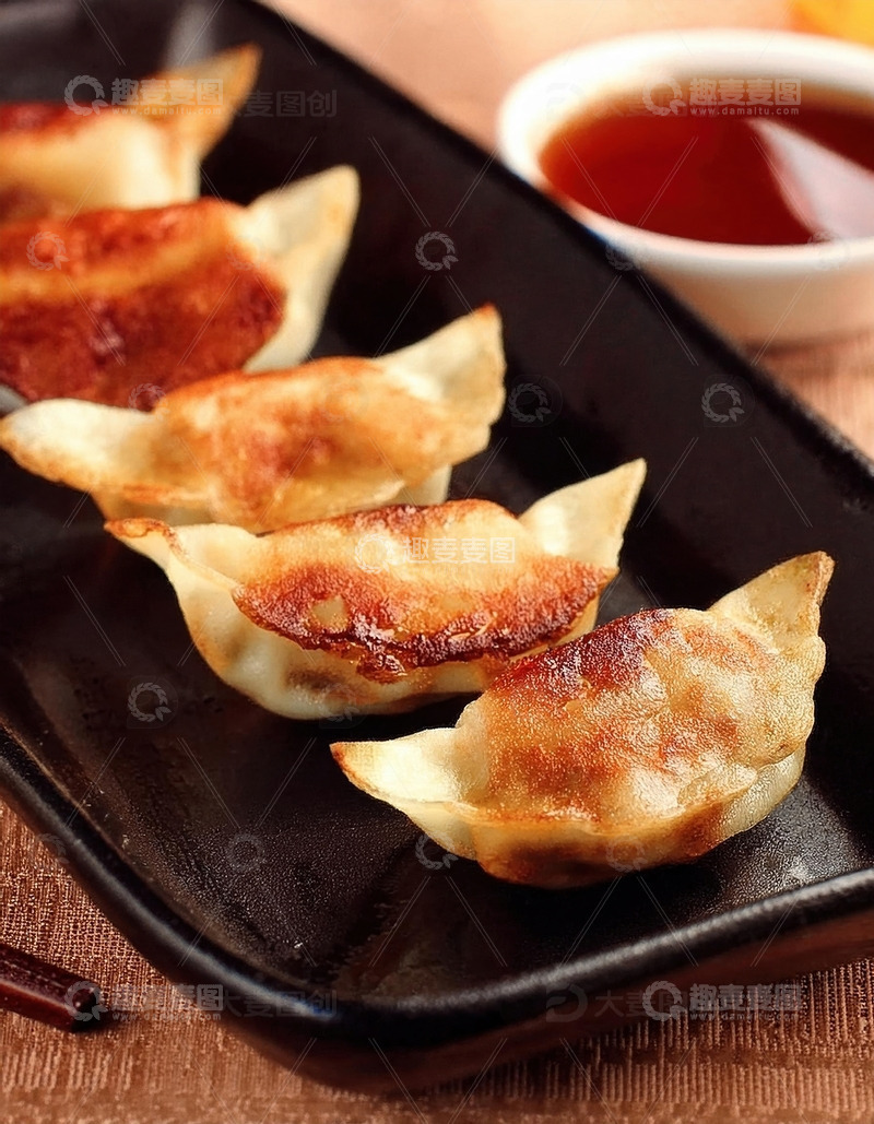 高清大图下载【趣麦麦图】传统美食：香煎饺子的诱人时刻55