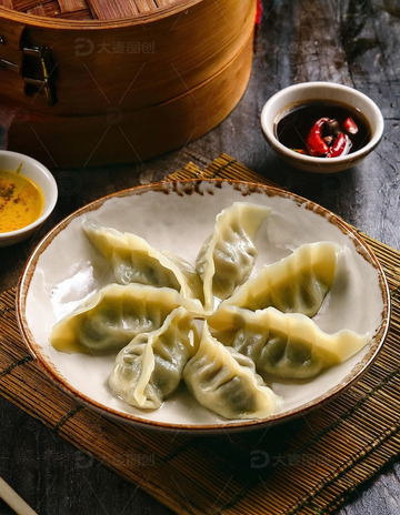 东方美食：蒸饺与酱料的完美搭配7