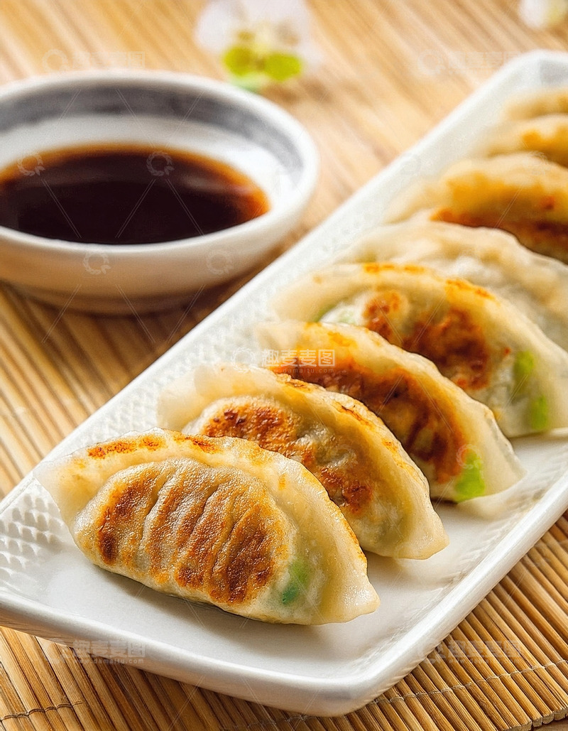 高清大图下载【趣麦麦图】金黄酥脆：煎饺的美味艺术24