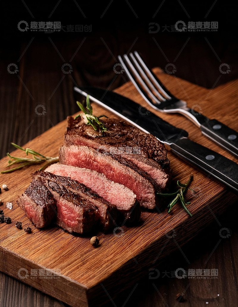 高清大图下载【趣麦麦图】顶级牛排与精致配菜的盛宴11