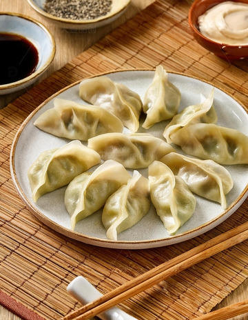 东方美食：蒸饺与酱料的完美搭配9