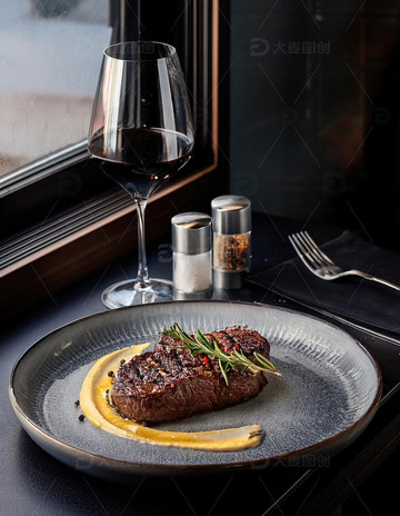 顶级牛排与精致配菜的盛宴17