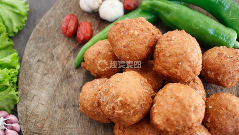 高清大图下载【趣麦麦图】中国传统美食-红烧狮子头