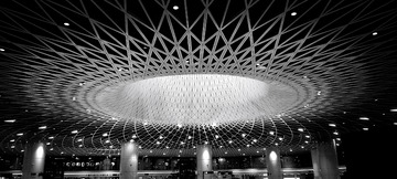 现代建筑的几何之美：黑白穹顶