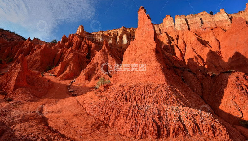 高清大图下载【趣麦麦图】砂岩峭壁的雄伟身姿