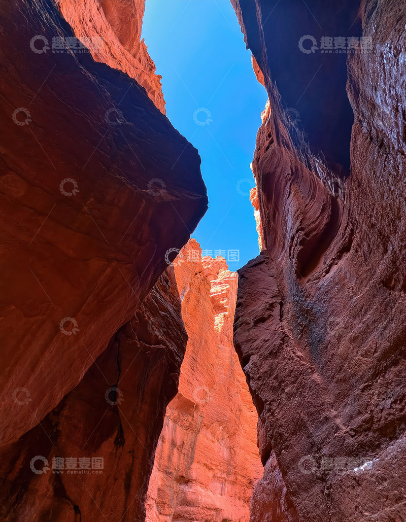 高清大图下载【趣麦麦图】砂岩地貌的壮观景象