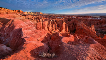 砂岩地貌的红色传奇