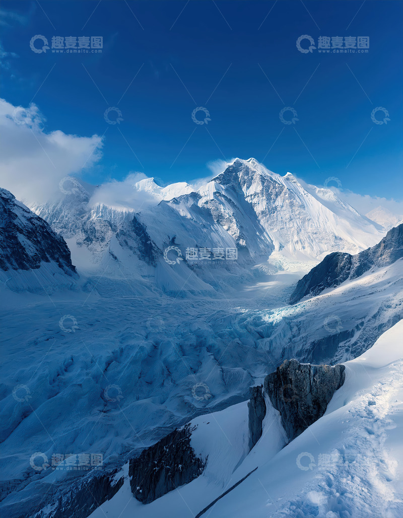 高山雪岭云漫卷