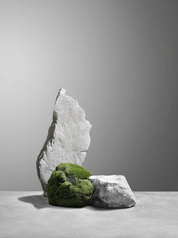 美妆背景展台的岩石苔藓妆台雅