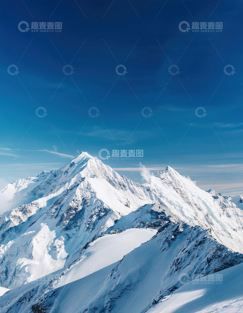 雪峰云绕显磅礴