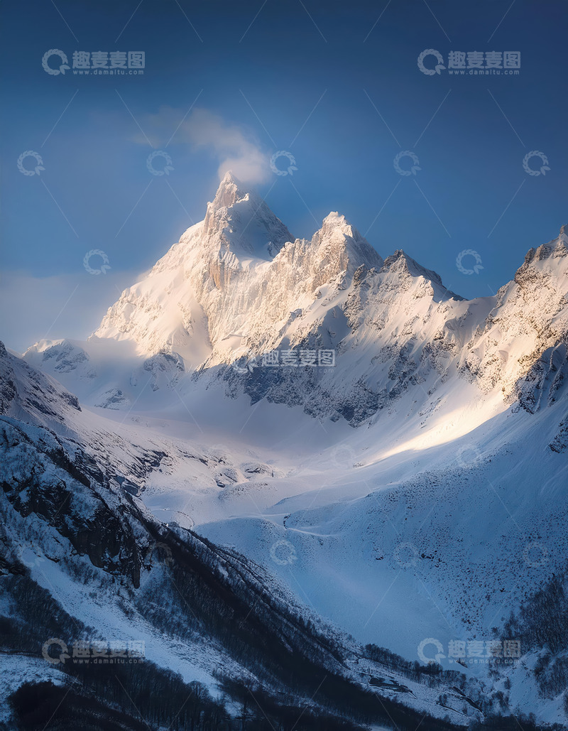 高清大图下载【趣麦麦图】雪岭云端绽辉煌