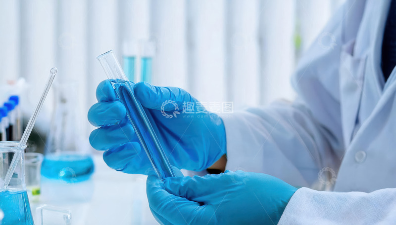 高清大图下载【趣麦麦图】实验设备前的科研人员风采