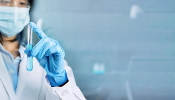 蓝色手套的实验精准度