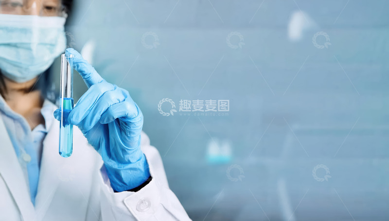 高清大图下载【趣麦麦图】蓝色手套的实验精准度