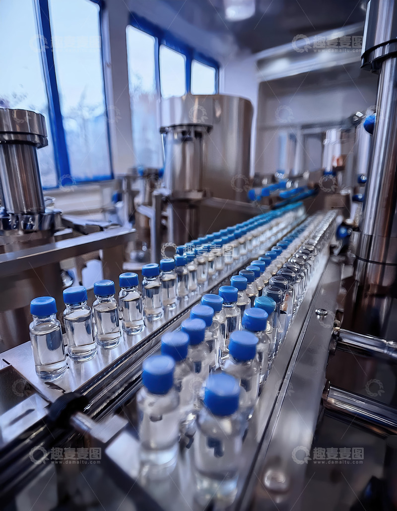 高清大图下载【趣麦麦图】机械臂操作小瓶的精巧瞬间