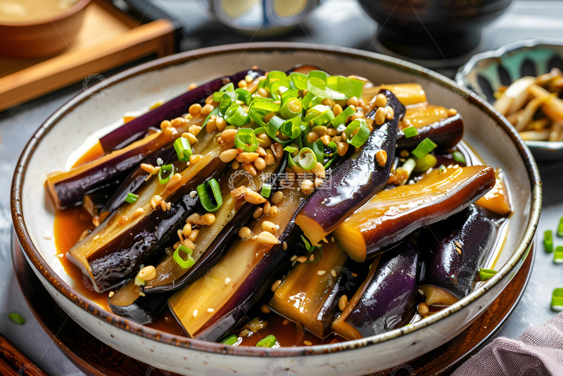 高清大图下载【趣麦麦图】-一盘美味的炒茄子