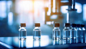 制药工厂的小瓶生产风采