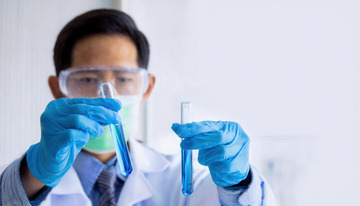 实验服下的科研人员魅力