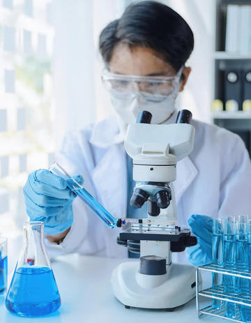 实验室设备的科研人员伙伴1