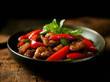 创意美食中餐辣椒炒肉摄影