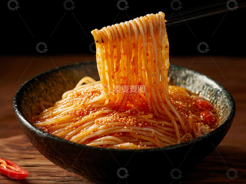 高清大图下载【趣麦麦图】创意美食凉拌冷面摄影