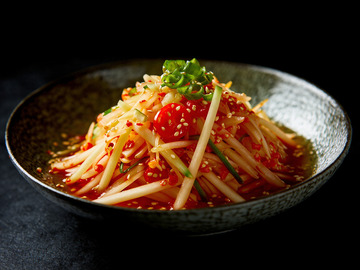 创意中餐美食凉拌萝卜丝摄影