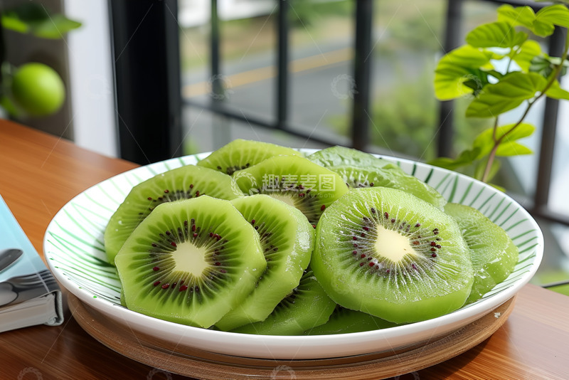 一盘猕猴桃切片