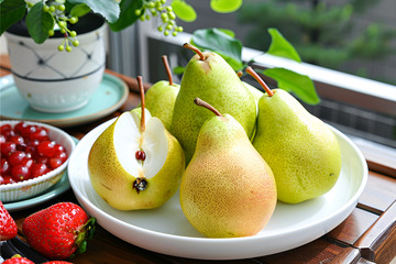 一盘新鲜的水果梨