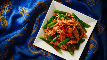 青红椒腊肉搭配的中式经典美食