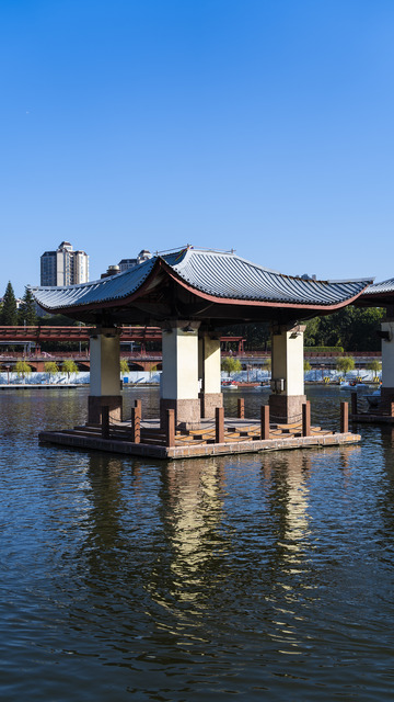 户外景观水上的凉亭