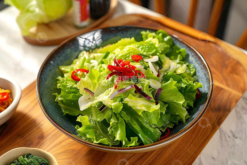 一盘蔬菜沙拉美食摄影