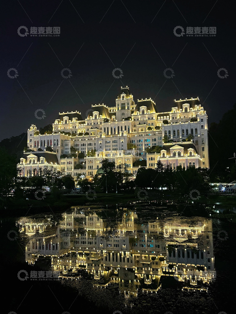 高清大图下载【趣麦麦图】贵州白宫夜景