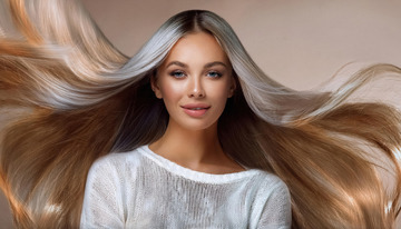 长发女性侧颜尽显柔美气质