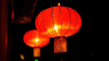 红灯笼舞出红火好日子