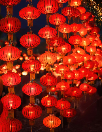 灯笼悠悠绽放在年味里