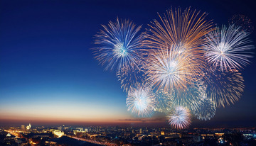 烟花飞舞尽显夜空魅力