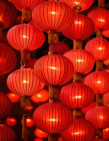 红灯笼串起美好祈愿