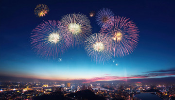 璀璨烟花欢庆美好时刻