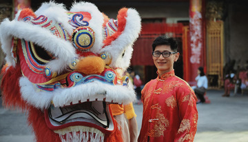 舞狮翩翩洋溢欢乐氛围