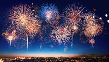 烟花闪耀诉说欢乐故事