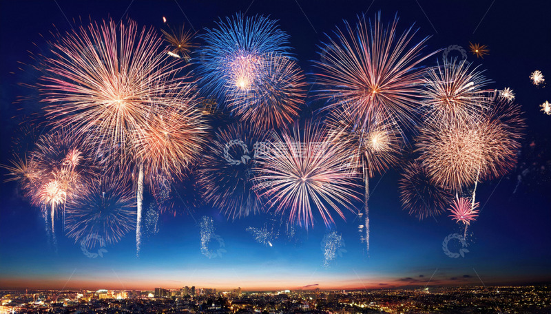 烟花闪耀诉说欢乐故事