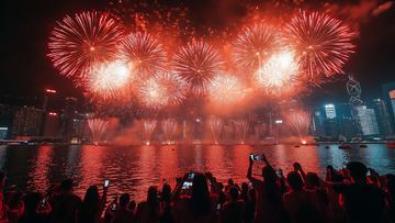 春节放烟花场景摄影图1