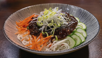 杂酱面：肉酱醇厚滋味悠长